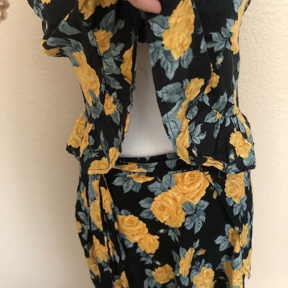 Dont Ask Why by American eagle two piece top skirt - Picture 3 of 4